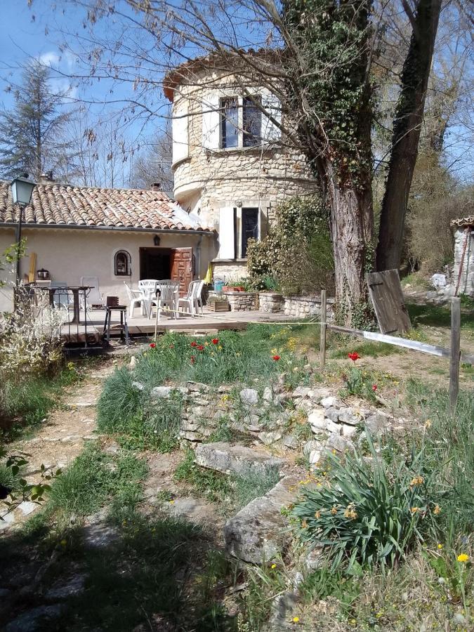 Les Favouilles - Gite & Chambres D Hotes Dauphin Εξωτερικό φωτογραφία